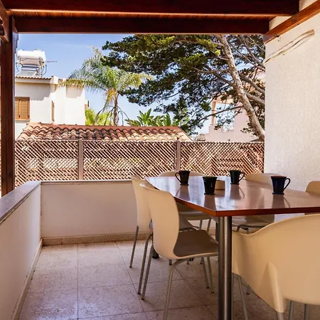 3br Family House 100m W/ Parking & Yard Paralimni