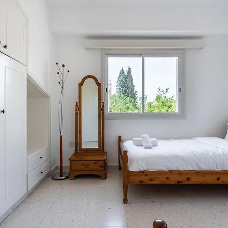3br Family House 100m W/ Parking & Yard Dom wakacyjny *