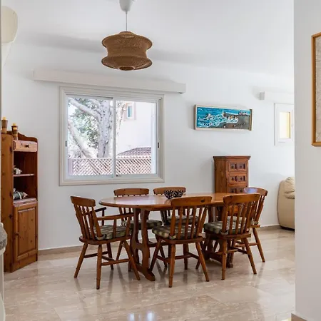 3br Family House 100m W/ Parking & Yard Paralimni