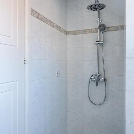 3br Family House 100m W/ Parking & Yard Dom wakacyjny Paralimni