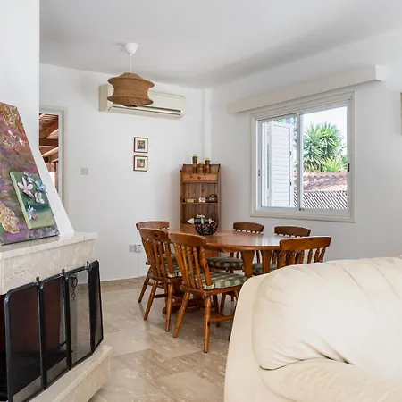 3br Family House 100m W/ Parking & Yard Dom wakacyjny