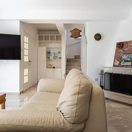 3br Family House 100m W/ Parking & Yard Paralimni