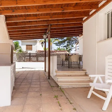 3br Family House 100m W/ Parking & Yard Paralimni