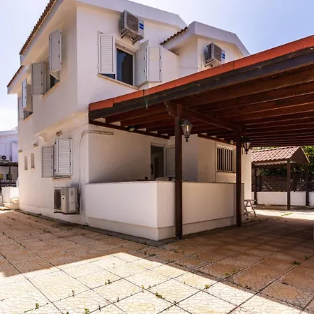 Feriehus 3br Family House 100m W/ Parking & Yard *